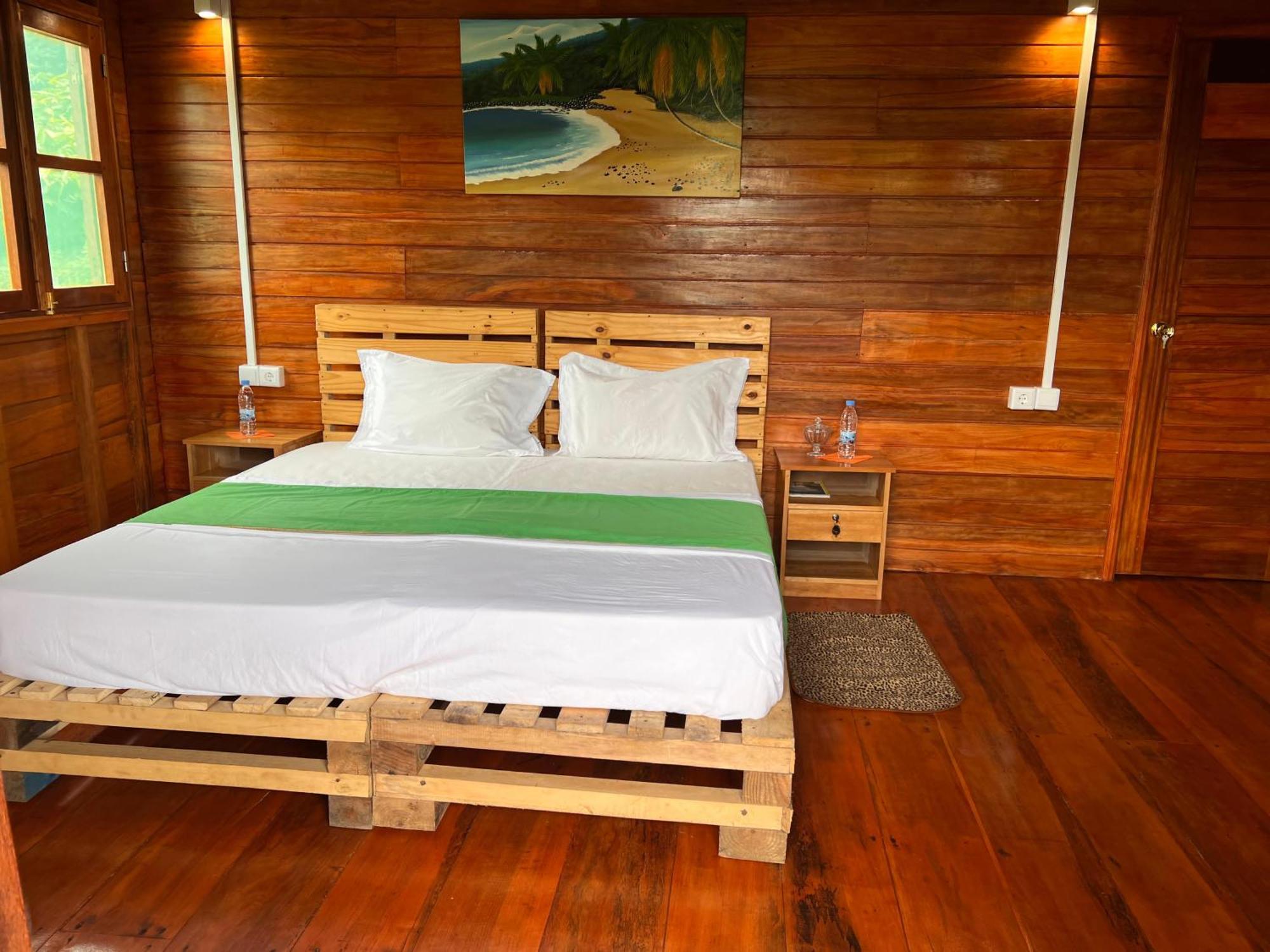 Casa Cantagalo - Guest House & Bar Restaurant Santana Bagian luar foto